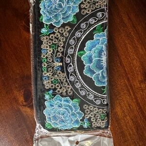 Floral Embroidered Wristlet Wallet